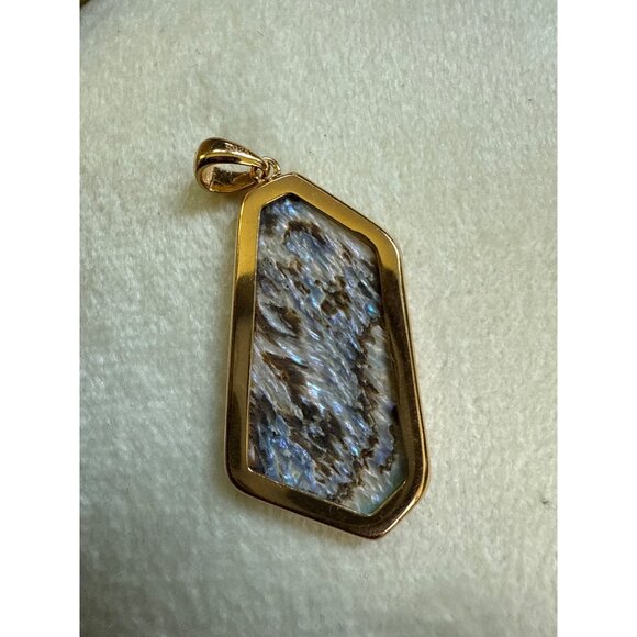 Abalone Shell Pendant With Rhinestone Border - Picture 3 of 4
